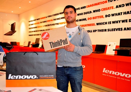 Image:ThinkPad MASTER с награда от Lenovo Exclusive Store