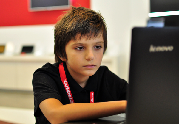 Image:Запознайте се с Виктор Руменов  (10г.)  – най-младият ИТ специалист, когото познаваме